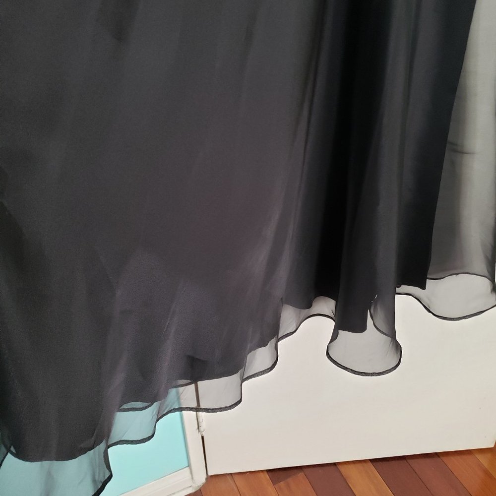 Black floor length formal skirt, size 10 - Picture 3 of 4